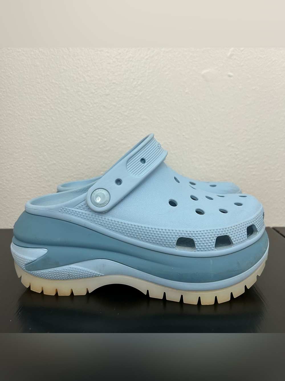 Crocs Mega Crush Matte Clogs Light Blue Calcite Chunky Platforms Mens 3 Womens 5